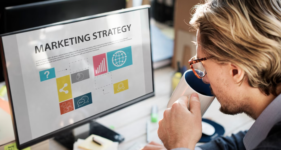 Maximizing ROI: Tips for Developing an Effective Digital Marketing Strategy