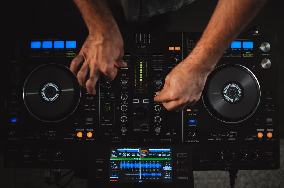 Unleashing the Power of Freelance DJ Mixing Services